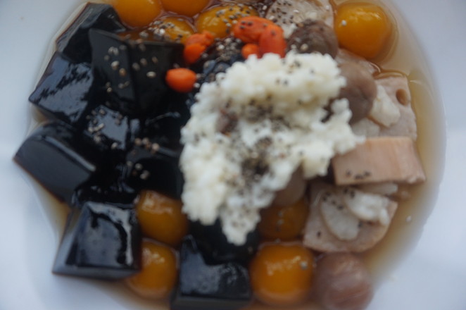 咬著吃的茶飲-桂圓藕芋涼粉的做法-甜味煮菜譜