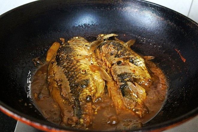 醬燉鯽魚的做法-香辣味燉菜譜