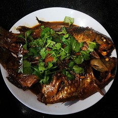 醬燉鯽魚的做法-香辣味燉菜譜