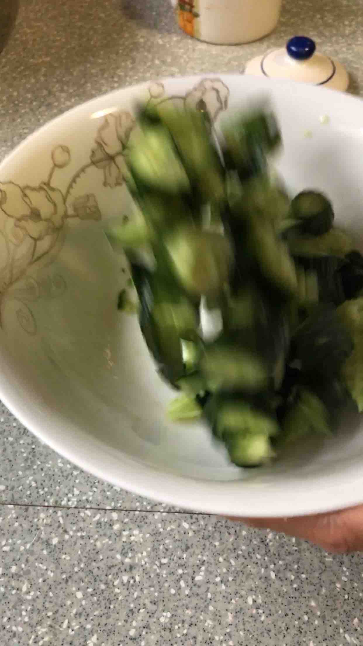 減脂就吃黃瓜木耳的做法-家常味拌菜譜