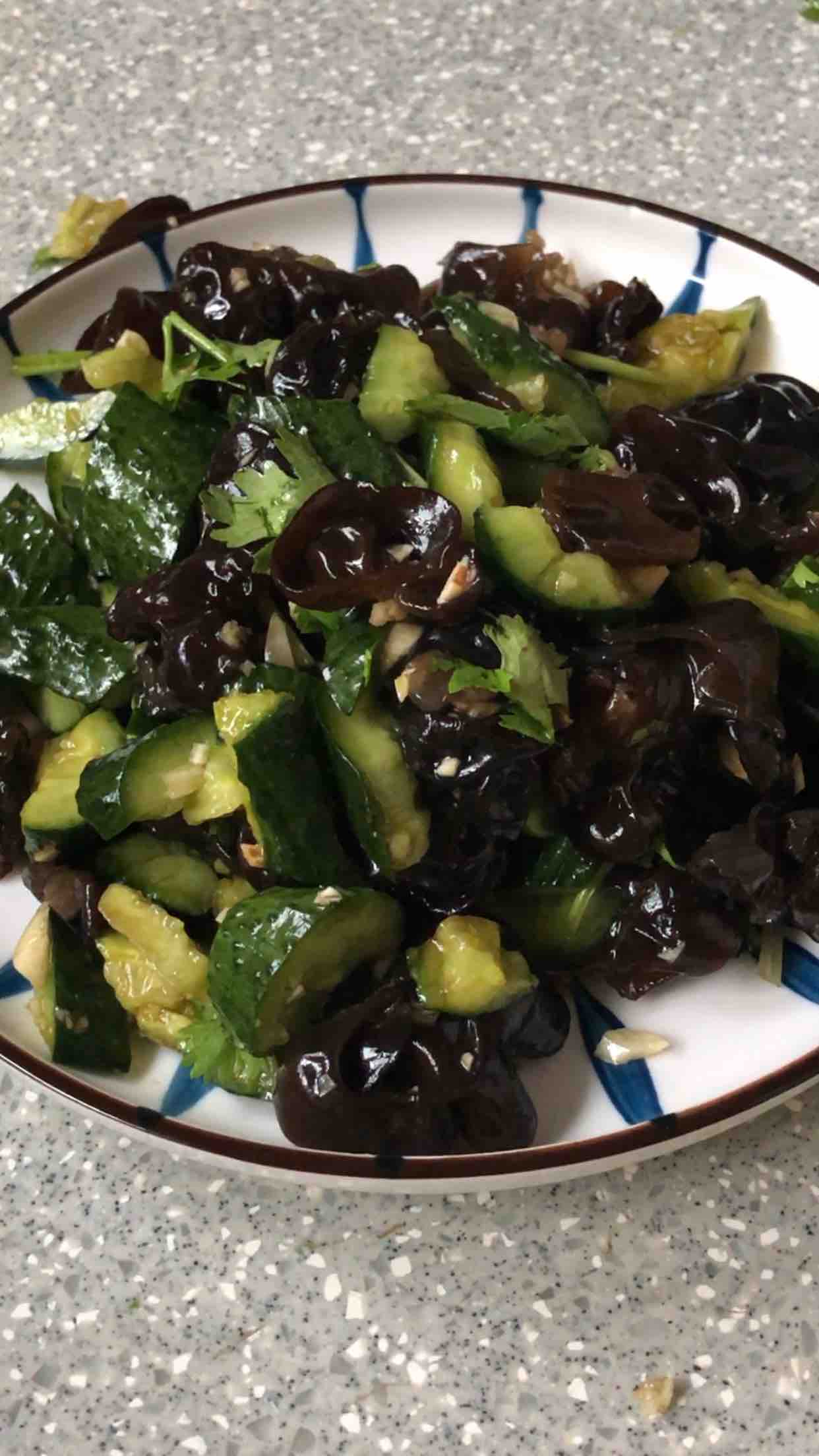 減脂就吃黃瓜木耳的做法-家常味拌菜譜