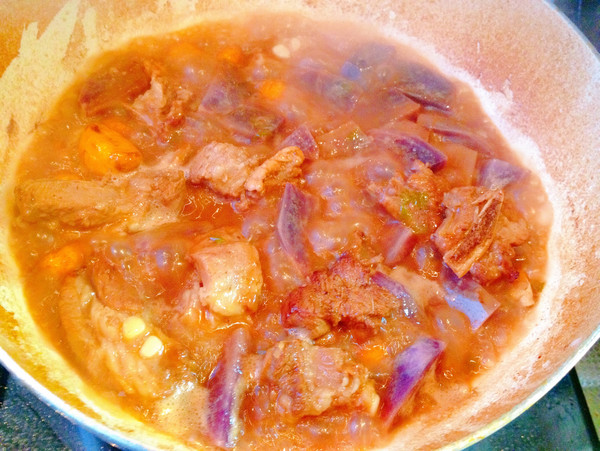 板栗土豆燒排骨的做法-家常味燒菜譜