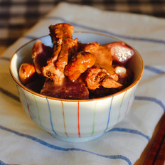 板栗土豆燒排骨的做法-家常味燒菜譜