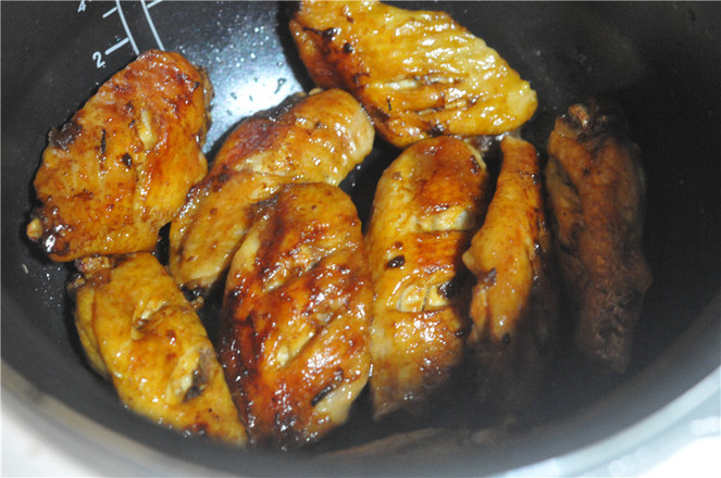 電飯鍋雞翅的做法-咸鮮味煮菜譜