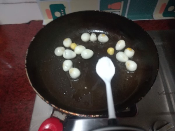 孜然味鵪鶉蛋的做法-咸鮮味炒菜譜