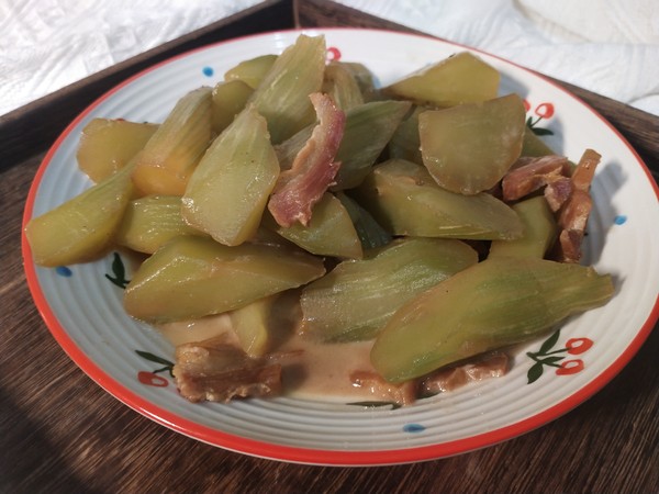 臘肉燉萵苣的做法-咸鮮味燉菜譜