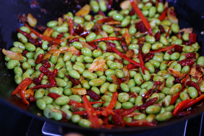 香辣毛豆米炒小魚干的做法-家常味炒菜譜