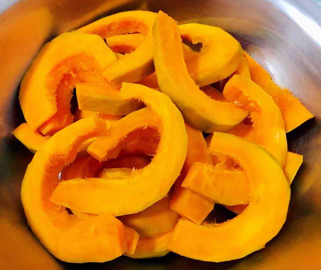 排骨蒸南瓜的做法-咸鮮味蒸菜譜-易網(wǎng)健康養(yǎng)生網(wǎng) 排骨蒸南瓜的做法-咸鮮味蒸菜譜