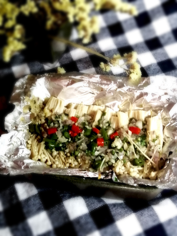 錫紙金針菇的做法-咸鮮味烤菜譜