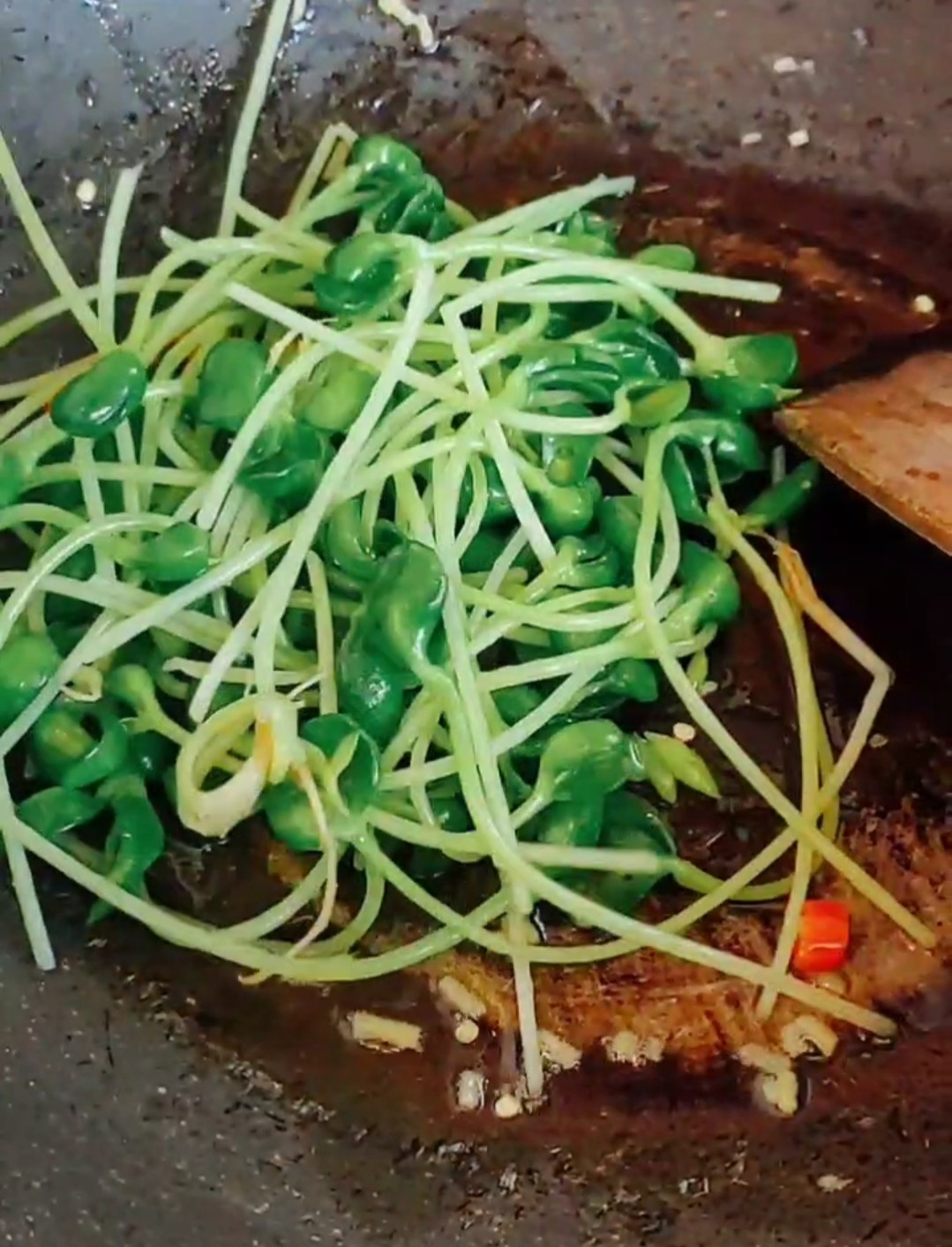 鳳尾雀巢的做法-咸鮮味炒菜譜