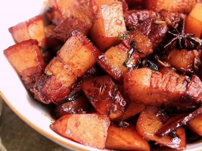 五花肉燉土豆的做法-家常味燉菜譜