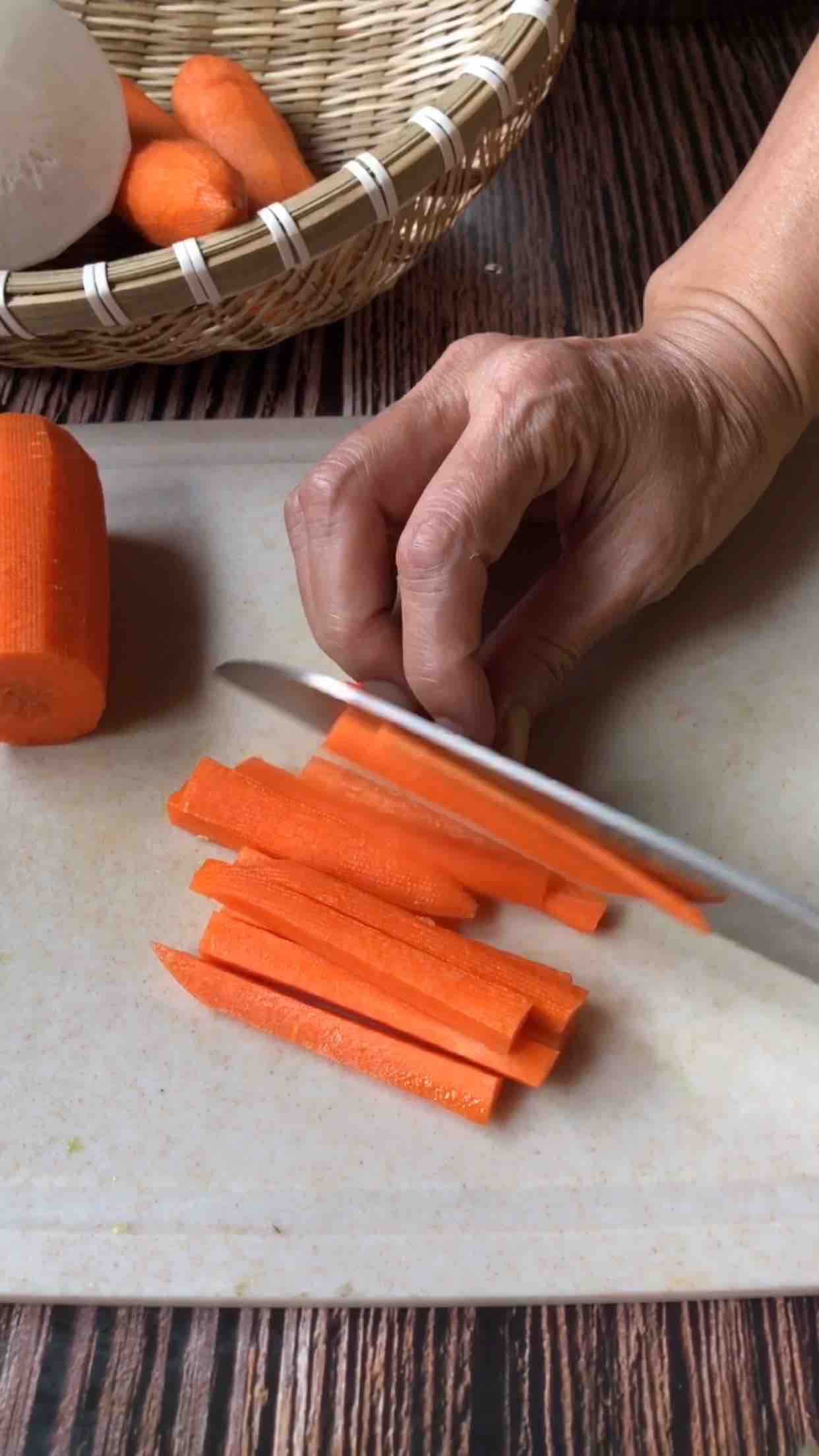 香辣黃瓜小菜的做法-香辣味腌菜譜-易網健康養生網 香辣黃瓜小菜的做法-香辣味腌菜譜