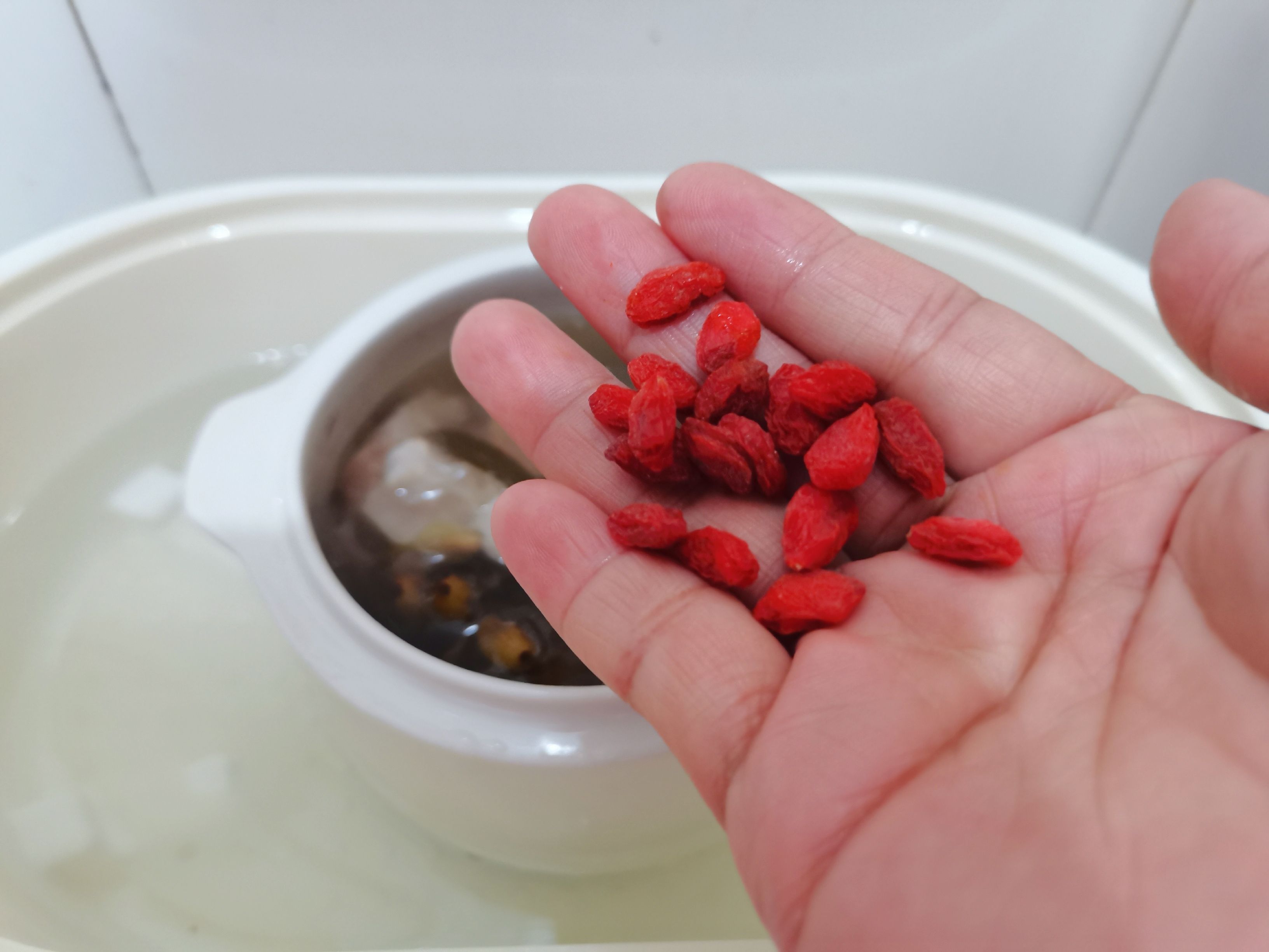 石橄欖燉肉的做法-家常味燉菜譜-易網(wǎng)健康養(yǎng)生網(wǎng) 石橄欖燉肉的做法-家常味燉菜譜