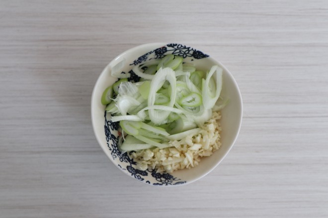 烤鵪鶉的做法-蒜香味烤菜譜-易網<a href=http://m.logojc.com/ target=_blank class=infotextkey>健康養生</a>網 烤鵪鶉的做法-蒜香味烤菜譜