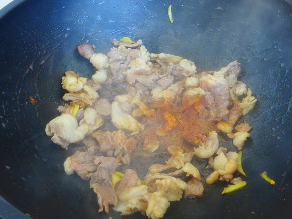 羊肉金針菇炒芹菜的做法-咸鮮味炒菜譜-易網(wǎng)健康養(yǎng)生網(wǎng) 羊肉金針菇炒芹菜的做法-咸鮮味炒菜譜