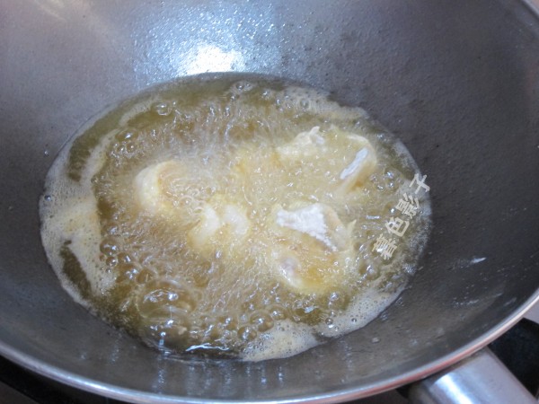 軟炸大蝦仁的做法-香辣味炸菜譜-易網健康養生網 軟炸大蝦仁的做法-香辣味炸菜譜