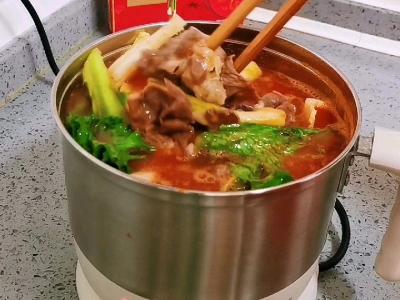 冬天最合適一個(gè)人吃的：番茄肥牛豆腐煲的做法-其它口味煮菜譜