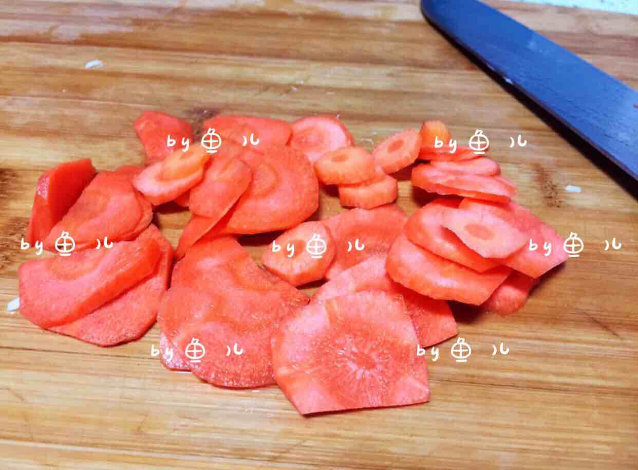 培根炒胡蘿卜白菜的做法-家常味炒菜譜-易網(wǎng)健康養(yǎng)生網(wǎng) 培根炒胡蘿卜白菜的做法-家常味炒菜譜