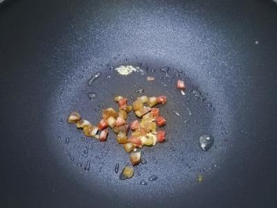 家鄉(xiāng)的美食~~臘肉腌菜炒飯的做法-家常味炒菜譜