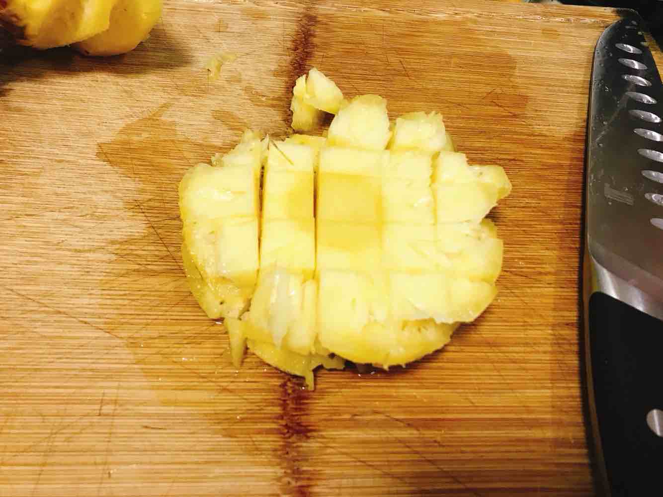 酸甜開胃的菠蘿蝦球～的做法-酸甜味炒菜譜