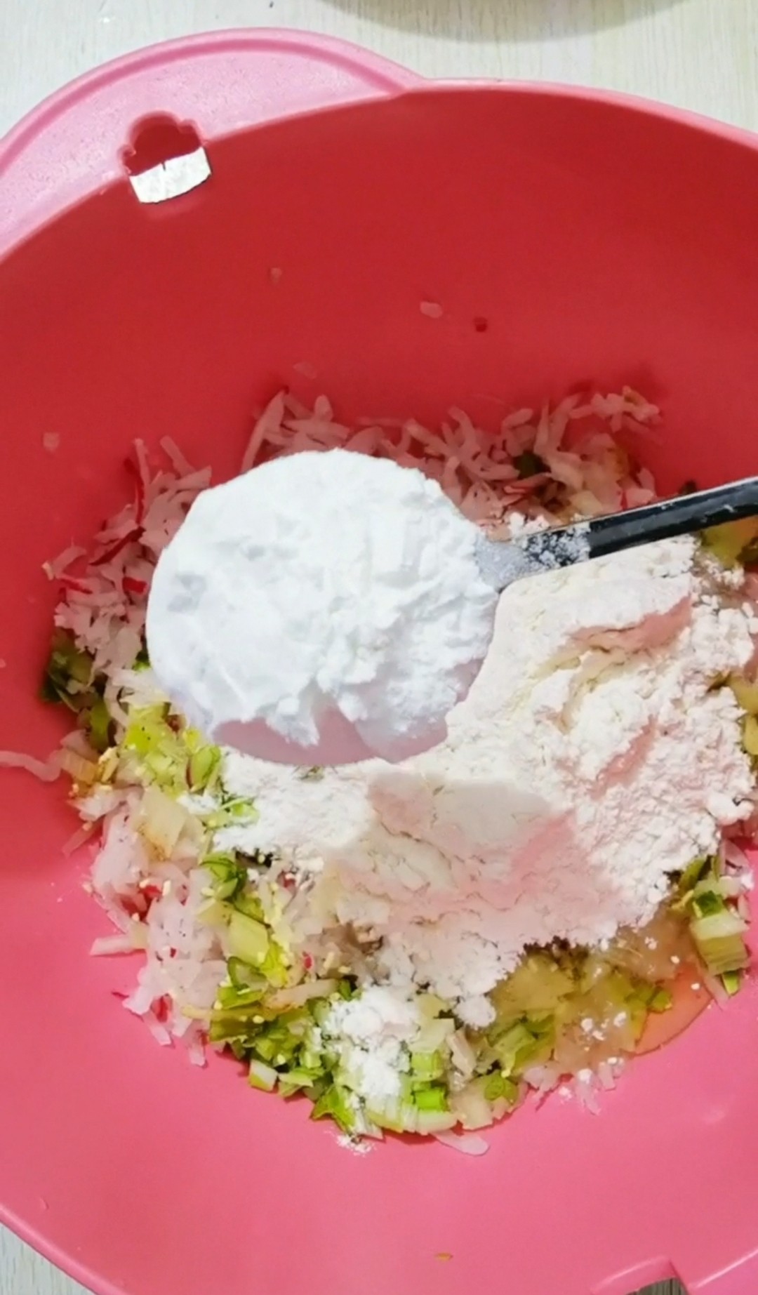 大蘿卜丸子的做法-咸鮮味炸菜譜-易網健康養生網 大蘿卜丸子的做法-咸鮮味炸菜譜