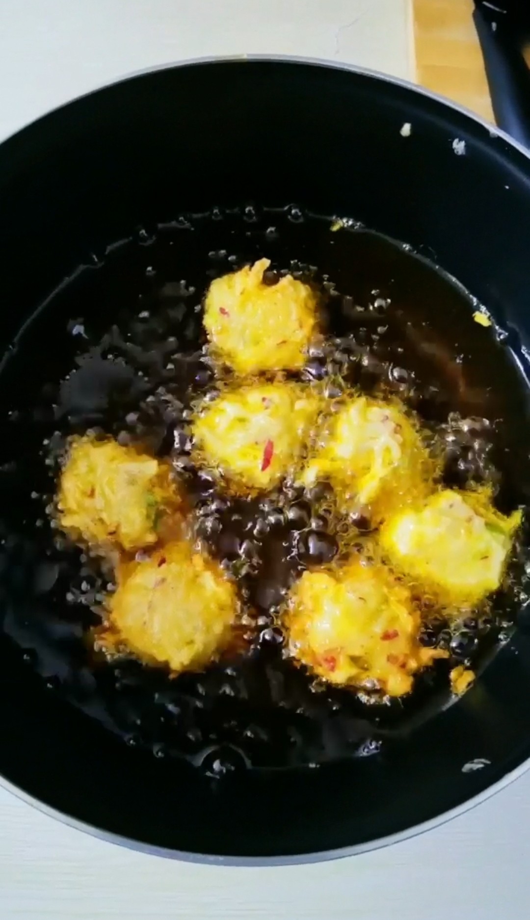 大蘿卜丸子的做法-咸鮮味炸菜譜-易網健康養生網 大蘿卜丸子的做法-咸鮮味炸菜譜