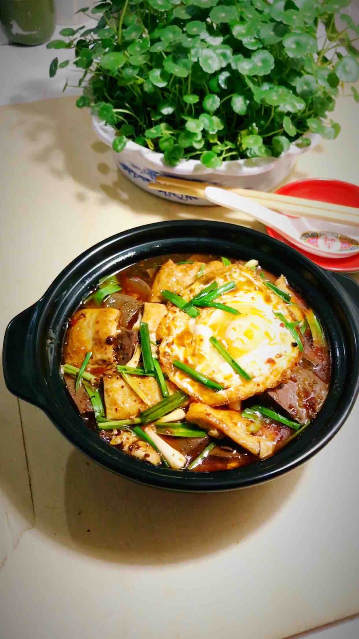 蒜香鴨血焅豆腐的做法-麻辣味砂鍋菜譜-易網健康養生網 蒜香鴨血焅豆腐的做法-麻辣味砂鍋菜譜