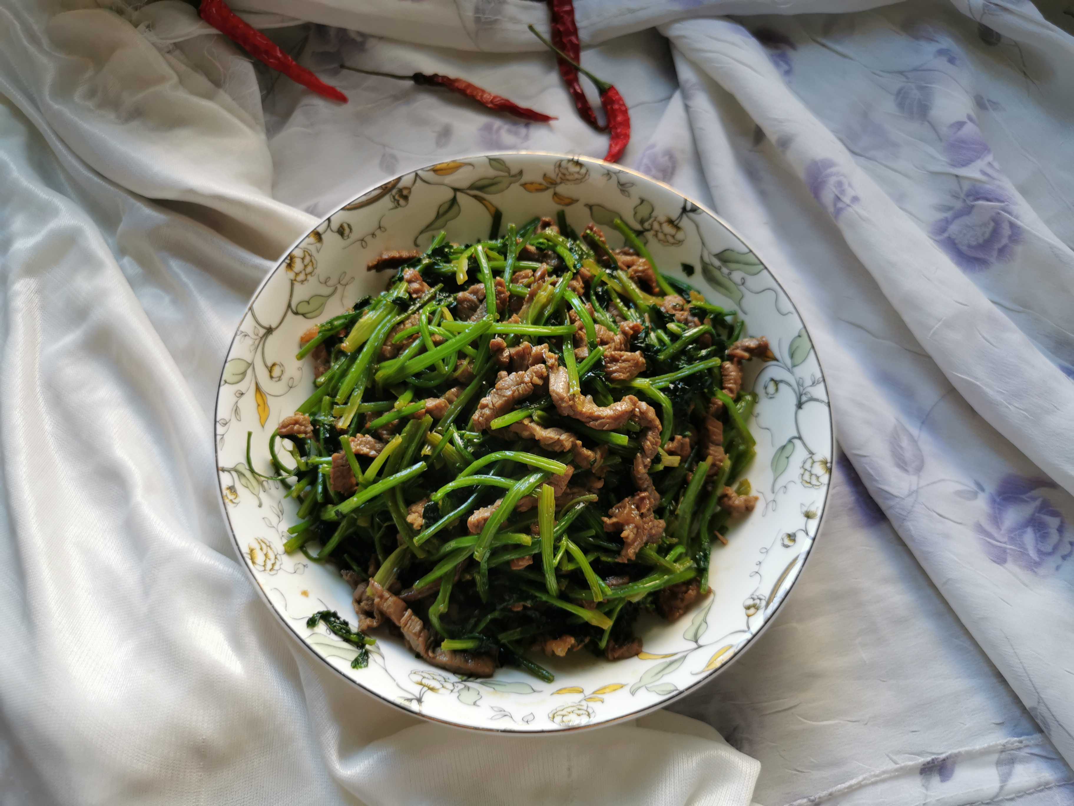 香菜炒牛肉的做法-家常味炒菜譜