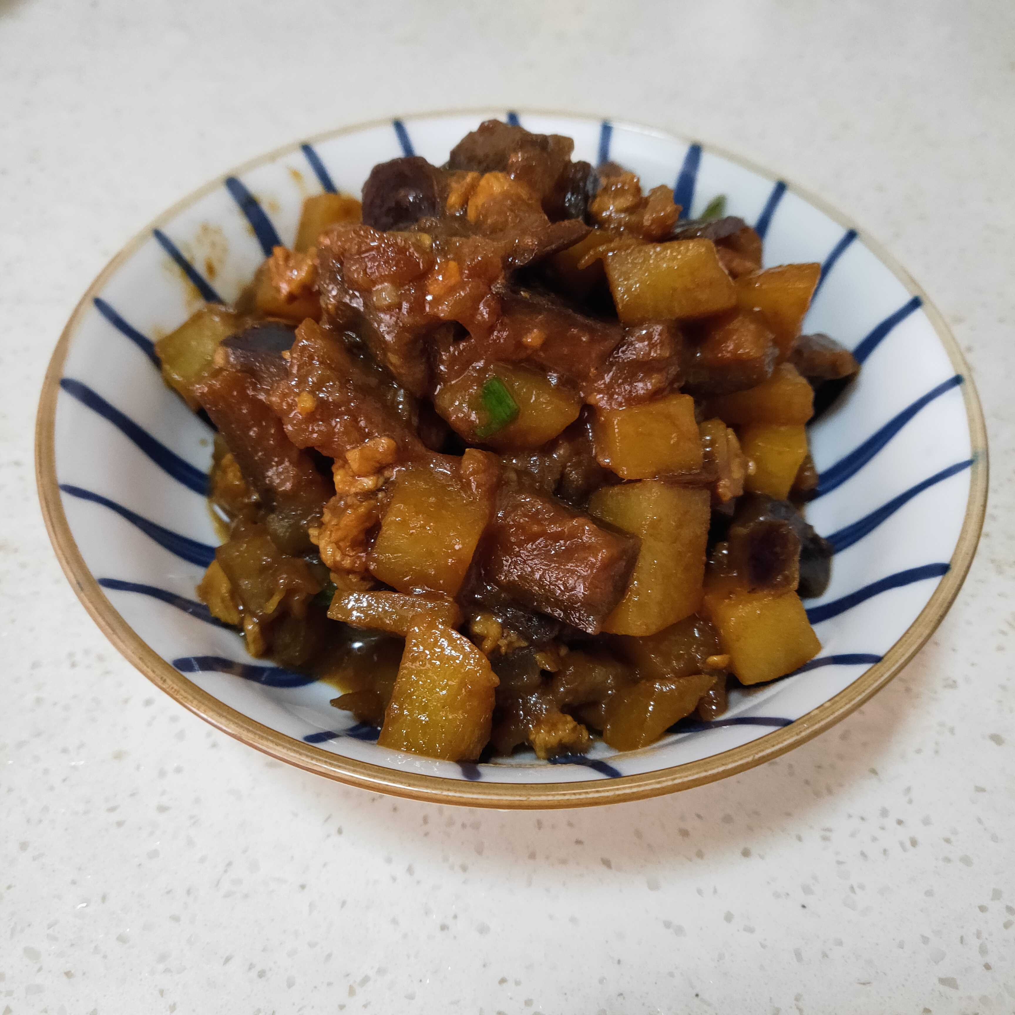 茄子燉土豆的做法-咸鮮味炒菜譜-易網健康養生網 茄子燉土豆的做法-咸鮮味炒菜譜
