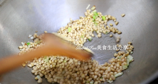 松仁玉米的做法-咸鮮味炒菜譜-易網健康養生網 松仁玉米的做法-咸鮮味炒菜譜