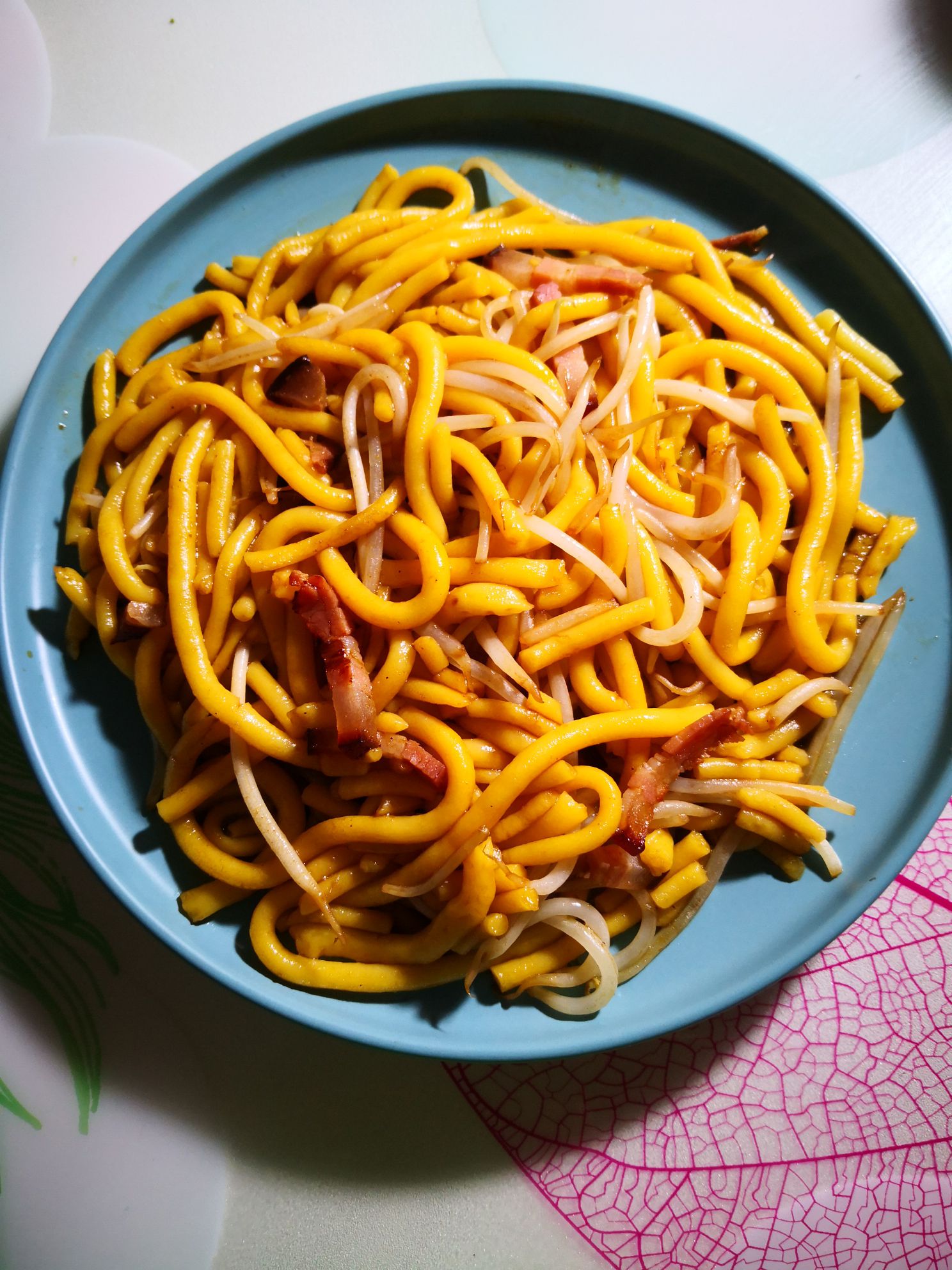 臘肉炒叉子的做法-家常味炒菜譜-易網健康養生網 臘肉炒叉子的做法-家常味炒菜譜