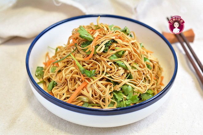 燙拌豆腐絲的做法-家常味拌菜譜