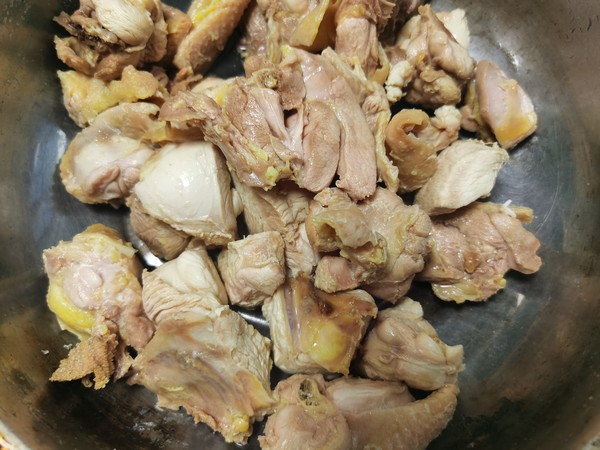 辣子雞的做法-家常味炒菜譜-易網<a href=http://m.logojc.com/ target=_blank class=infotextkey>健康養生</a>網 辣子雞的做法-家常味炒菜譜