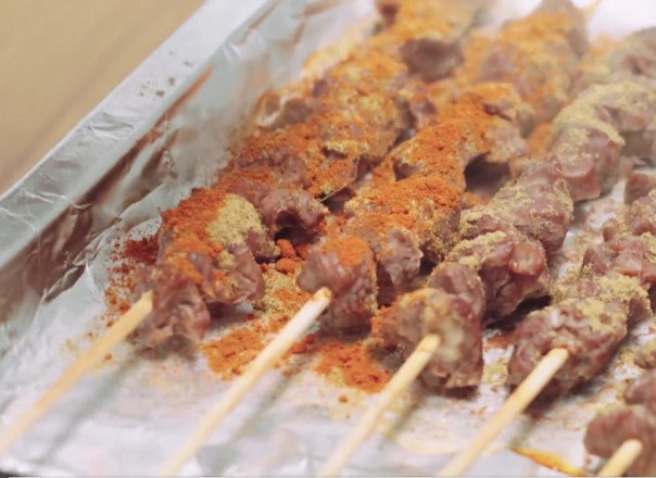 烤羊肉串的做法-其它口味烤菜譜-易網健康養生網 烤羊肉串的做法-其它口味烤菜譜