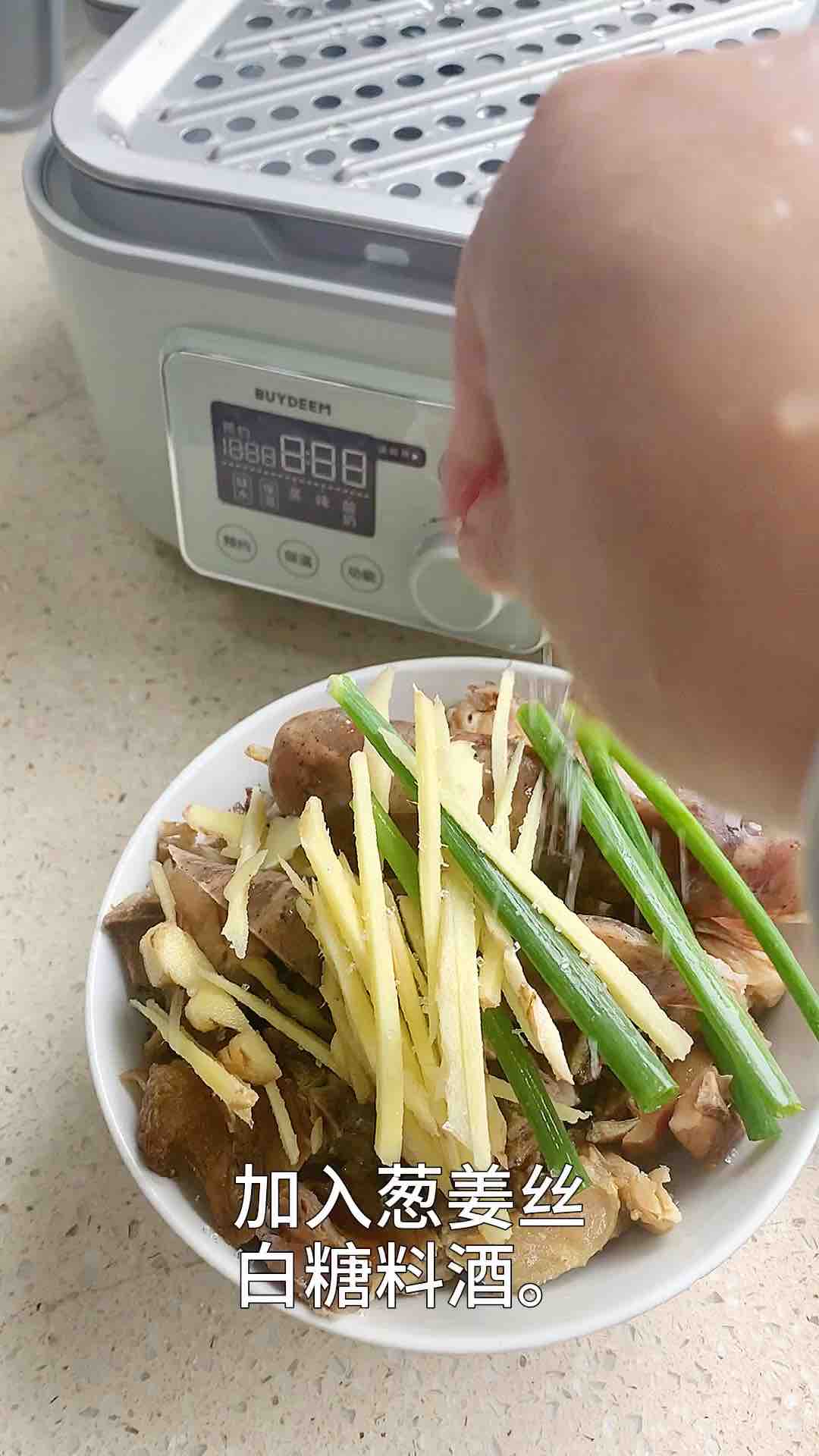 臘味合蒸老家專屬的年味,娃爸邊吃邊感慨的做法-家常味蒸菜譜-易網健康養生網 臘味合蒸老家專屬的年味,娃爸邊吃邊感慨的做法-家常味蒸菜譜