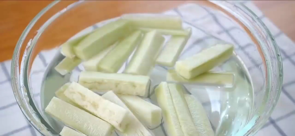 茄子豆腐煲的做法-茄汁味煲菜譜-易網(wǎng)健康養(yǎng)生網(wǎng) 茄子豆腐煲的做法-茄汁味煲菜譜