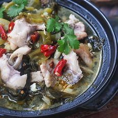 魚的做法這么多,我獨(dú)愛酸菜魚,湯鮮肉嫩,比水煮魚片更營養(yǎng)!的做法-酸辣味煮菜譜