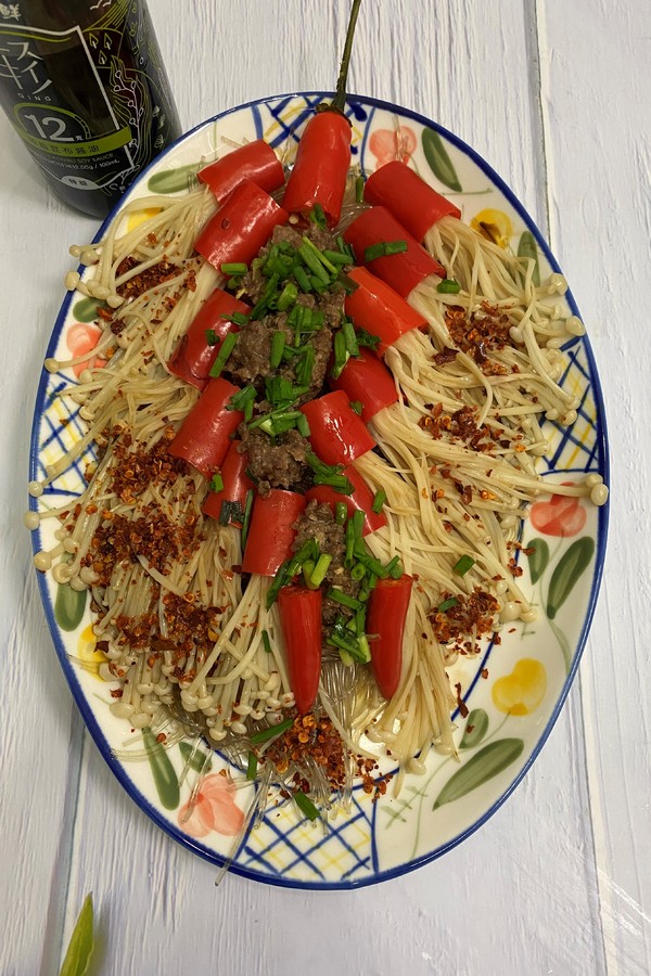 #年味食足#鞭炮牛肉金針菇的做法-香辣味蒸菜譜-易網(wǎng)健康養(yǎng)生網(wǎng) #年味食足#鞭炮牛肉金針菇的做法-香辣味蒸菜譜