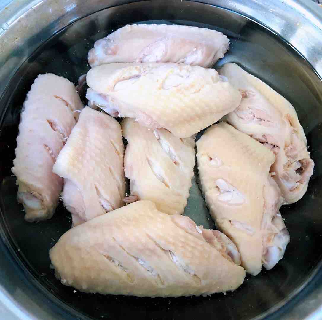 土豆胡蘿卜燉雞翅的做法-咸鮮味燉菜譜