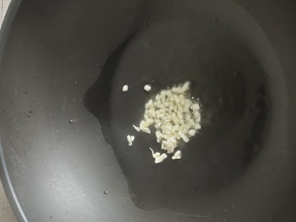 荷蘭豆炒臘肉的做法-咸鮮味炒菜譜