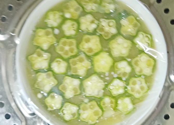 秋葵蒸蛋的做法-家常味蒸菜譜