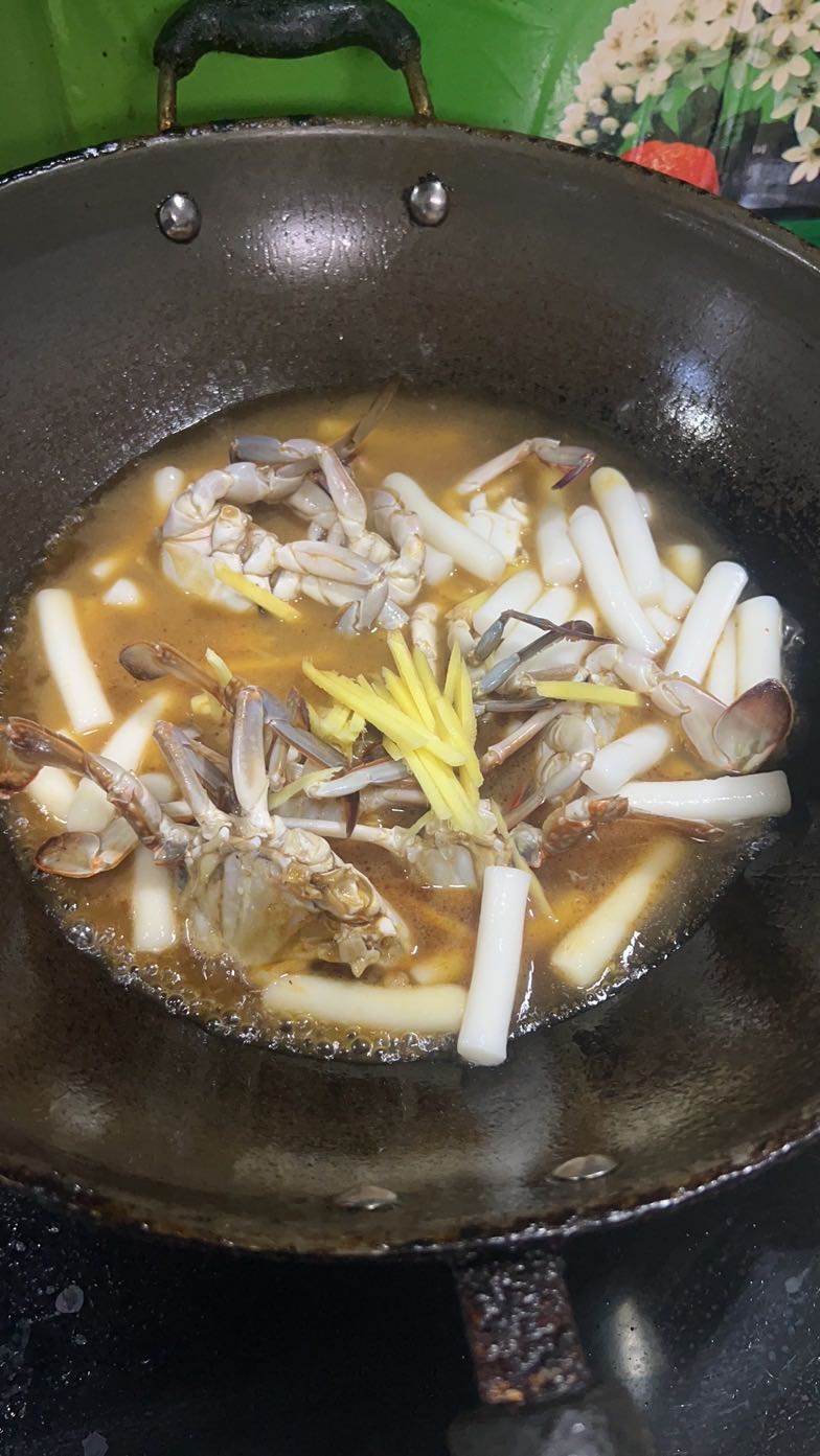 梭子蟹炒年糕的做法-咸鮮味燒菜譜