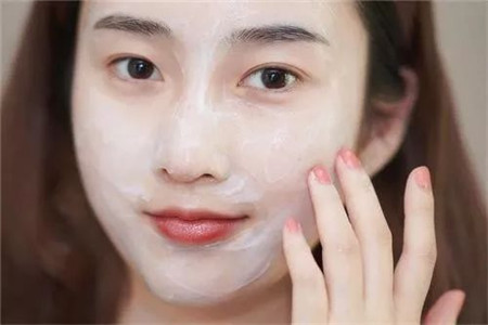 護(hù)膚技巧最重要的保濕護(hù)理大作戰(zhàn) 漂亮女生都在關(guān)注