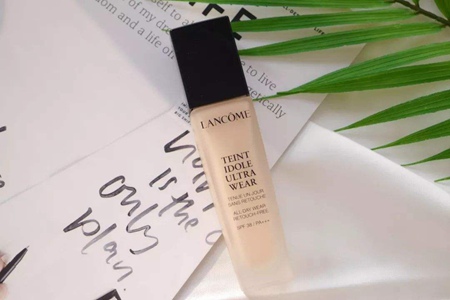 粉底液排行榜,雅詩蘭黛、蘭蔻到底哪家強-易網健康養生網 粉底液排行榜,雅詩蘭黛、蘭蔻到底哪家強