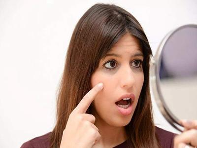 25歲后才需要眼霜？去眼袋、消除黑眼圈就看這一只