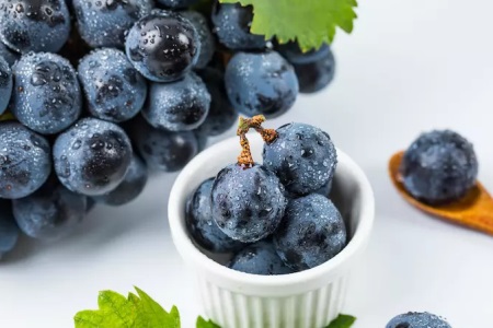 葡萄的功效與作用，女性吃葡萄也需要看葡萄的品種