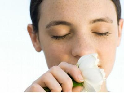 怎么能去掉臉上的斑呢，六大方法消滅你的黑斑點