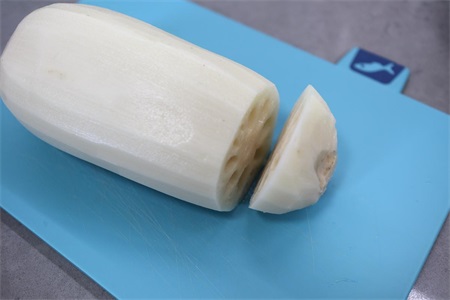 蓮藕怎么做好吃 這道紅糖糯米藕是女性補氣血的好幫手-易網健康養(yǎng)生網 蓮藕怎么做好吃 這道紅糖糯米藕是女性補氣血的好幫手