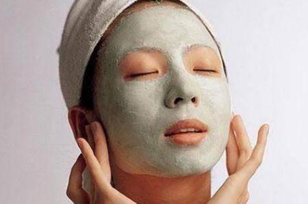 護膚誤區:睡前不涂任何保濕護膚產品可以讓皮膚休息是真的嗎-易網健康<a href=http://m.logojc.com/jkys/ target=_blank class=infotextkey>養生</a>網 護膚誤區:睡前不涂任何保濕護膚產品可以讓皮膚休息是真的嗎