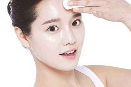 油性皮膚一天可以洗幾次臉  油性皮膚毛孔粗大該如何修復(fù)